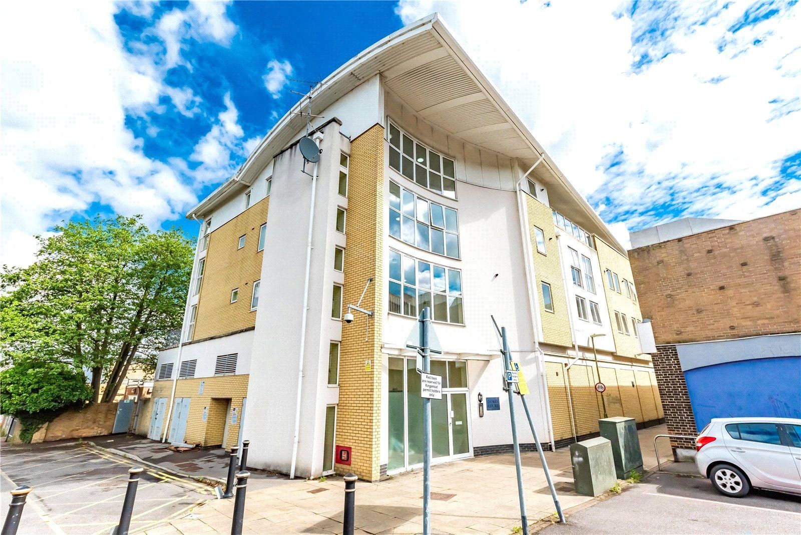 1 bed flat for sale in Dukes Court, Farnborough GU14 Zoopla