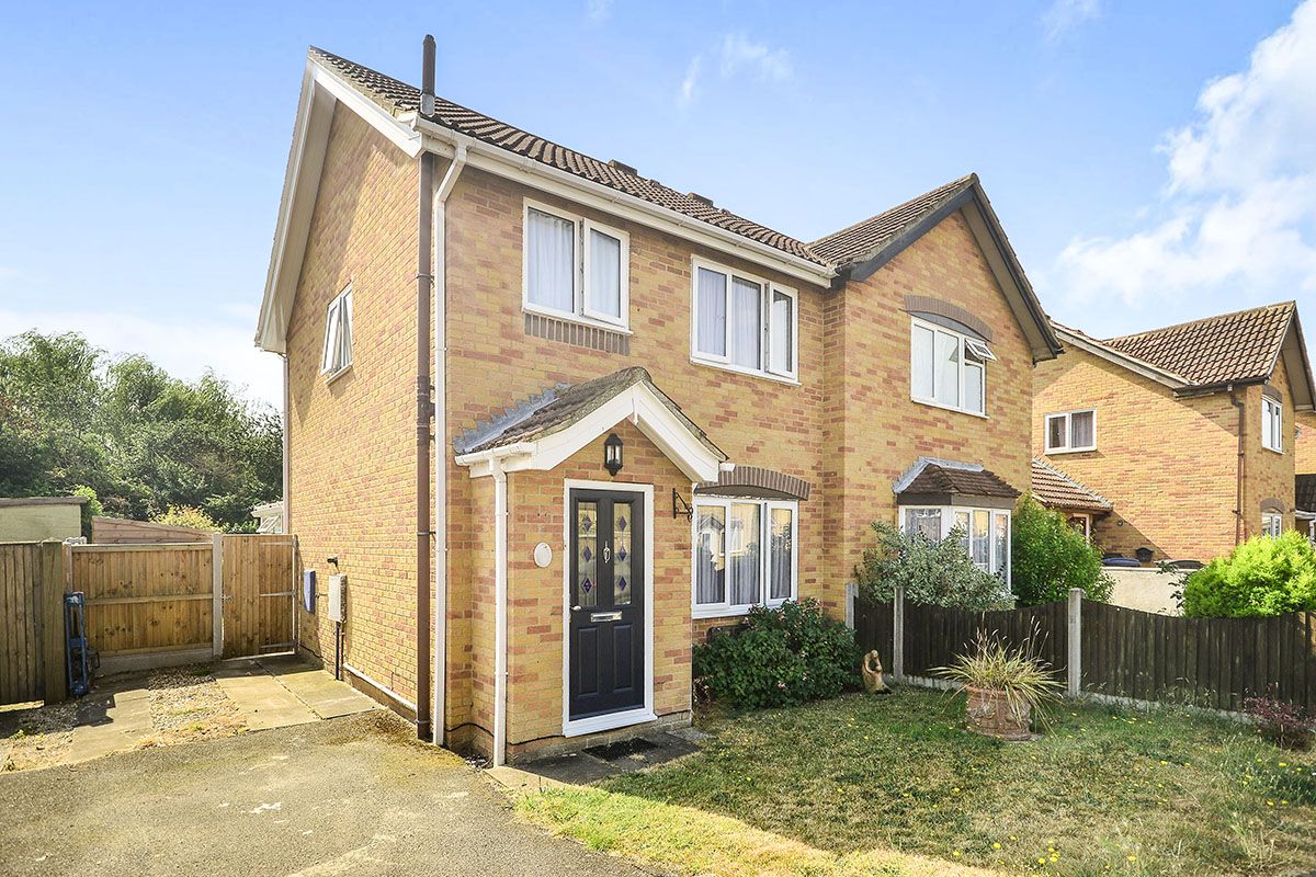 3 bed semidetached house for sale in Wordsworth Gardens, Aylesham