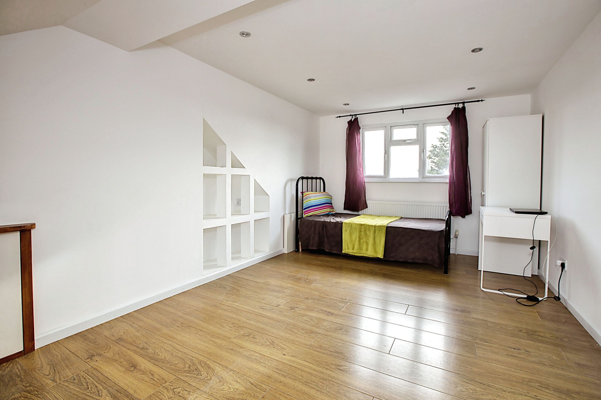 3 bed flat for sale in Wolsey Avenue, East Ham, London E6 Zoopla