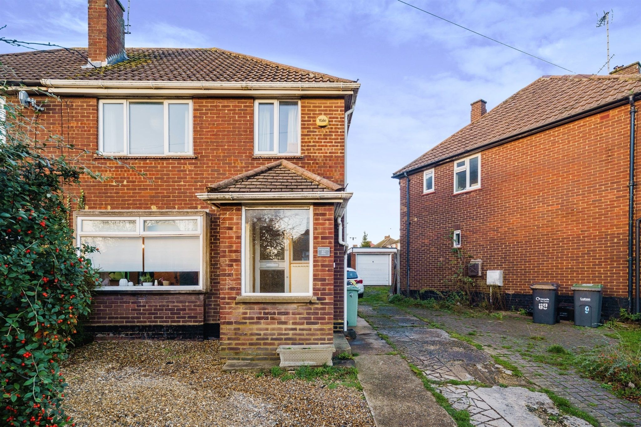 3 bed semidetached house for sale in Hill Rise, Luton LU3 Zoopla