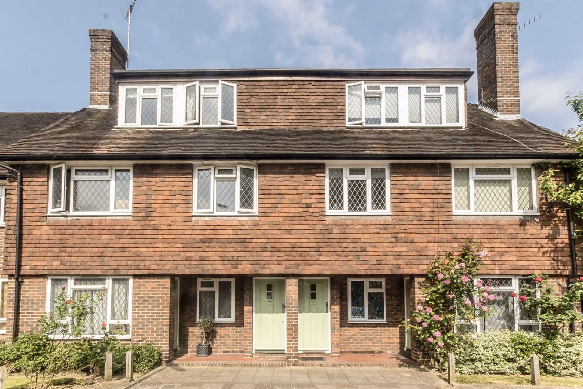 4 bed for sale in Station Approach, Hinchley Wood, Esher
