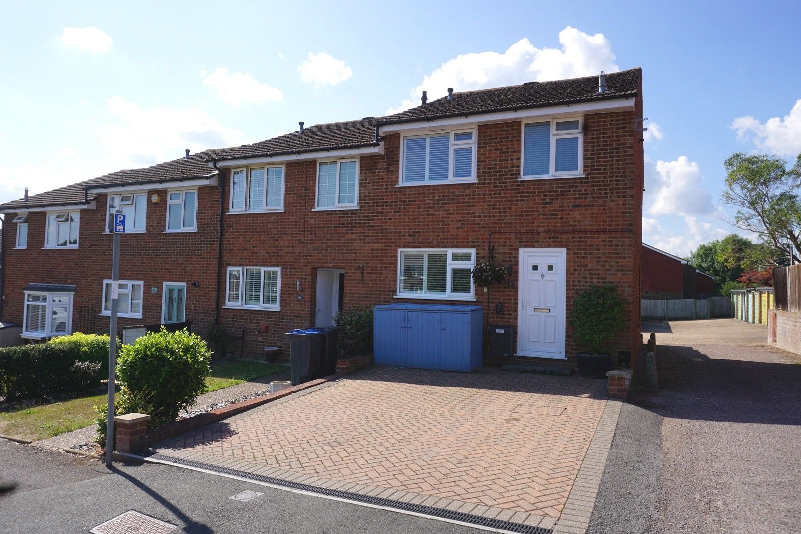 3 bed terraced house for sale in Drake Road, Chessington, Surrey. KT9