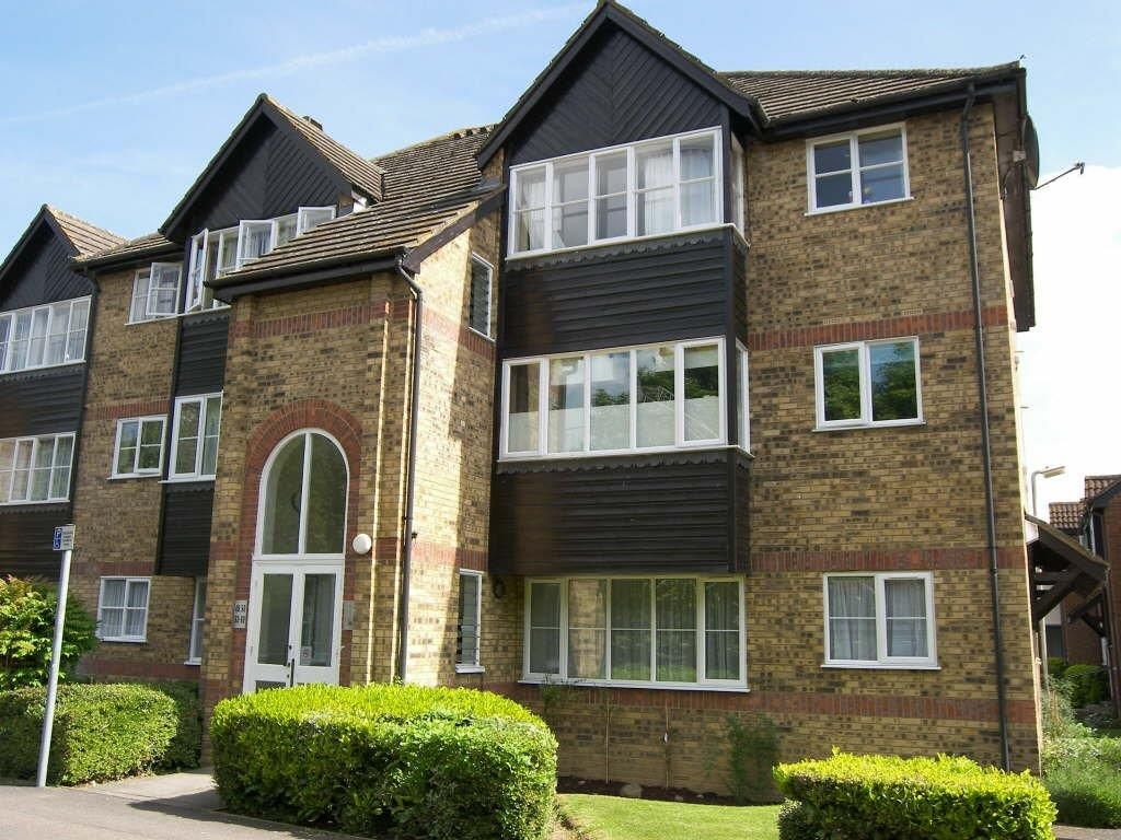Studio to rent in River Meads, Stanstead Abbotts, Hertfordshire SG12