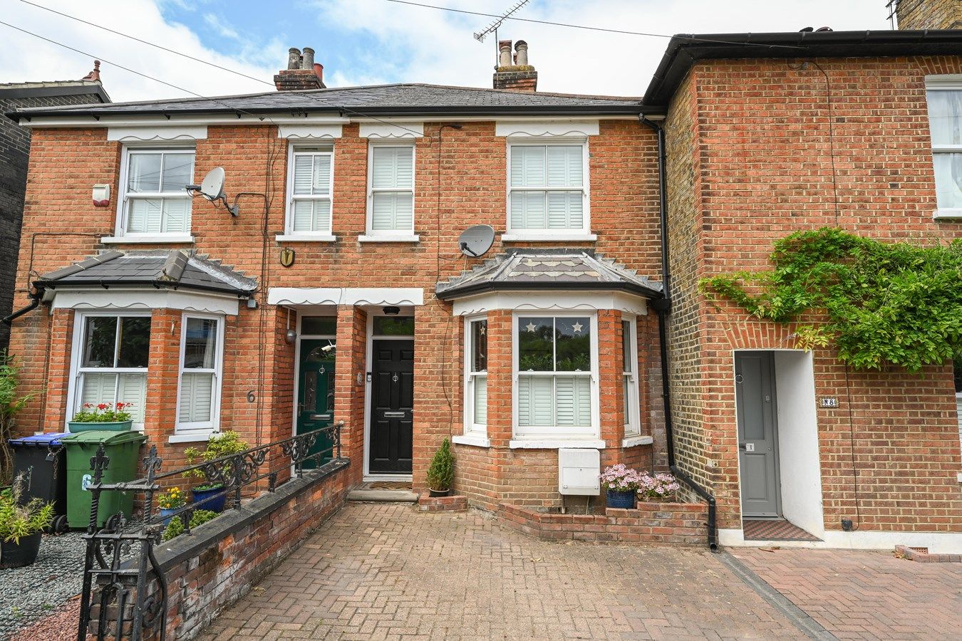 3 bed property for sale in Springfield Lane, Weybridge KT13 Zoopla