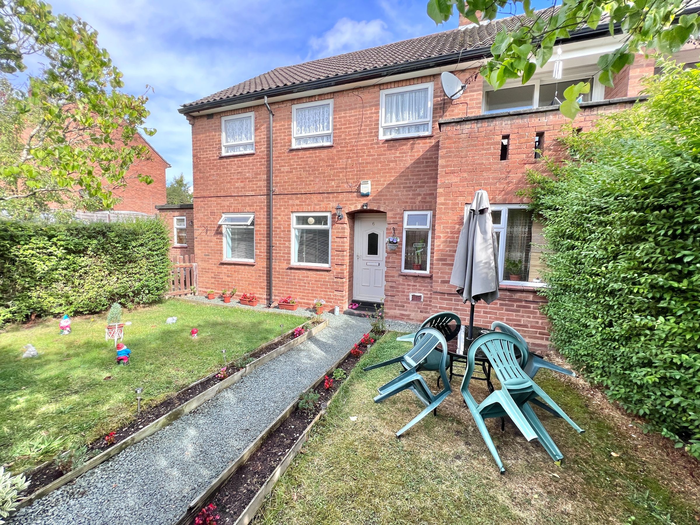 2 bed flat for sale in Windsor Place, Dawley, Telford TF4 Zoopla