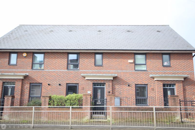3 bed town house for sale in Manchester Road, Castleton, Rochdale OL11