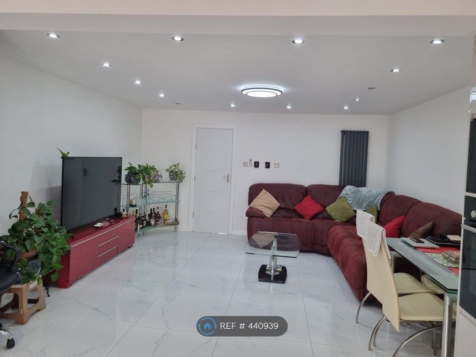 4 bed terraced house to rent in Vanguard, London NW9 Zoopla