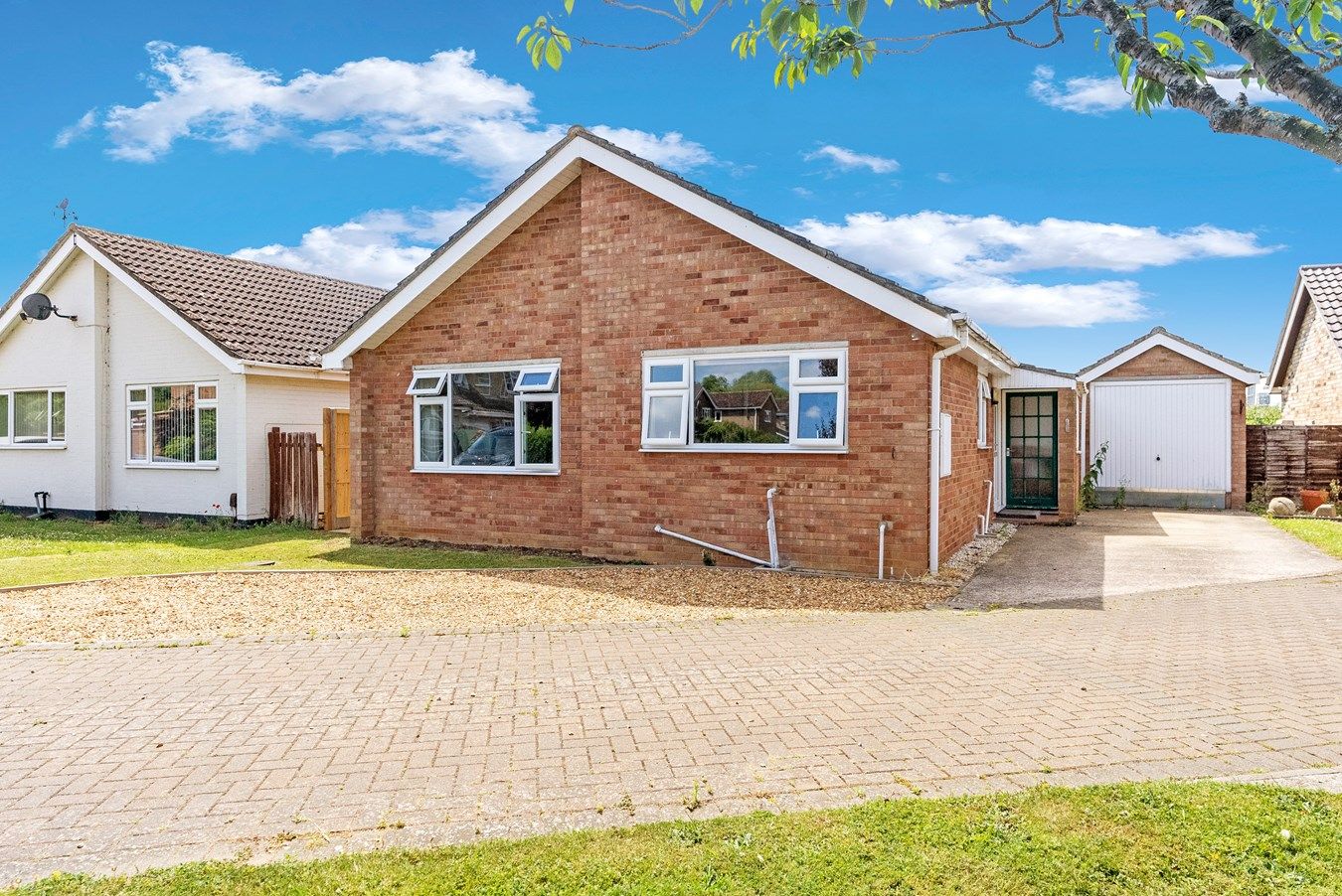 3 bed detached bungalow for sale in Elizabethan Way, Brampton
