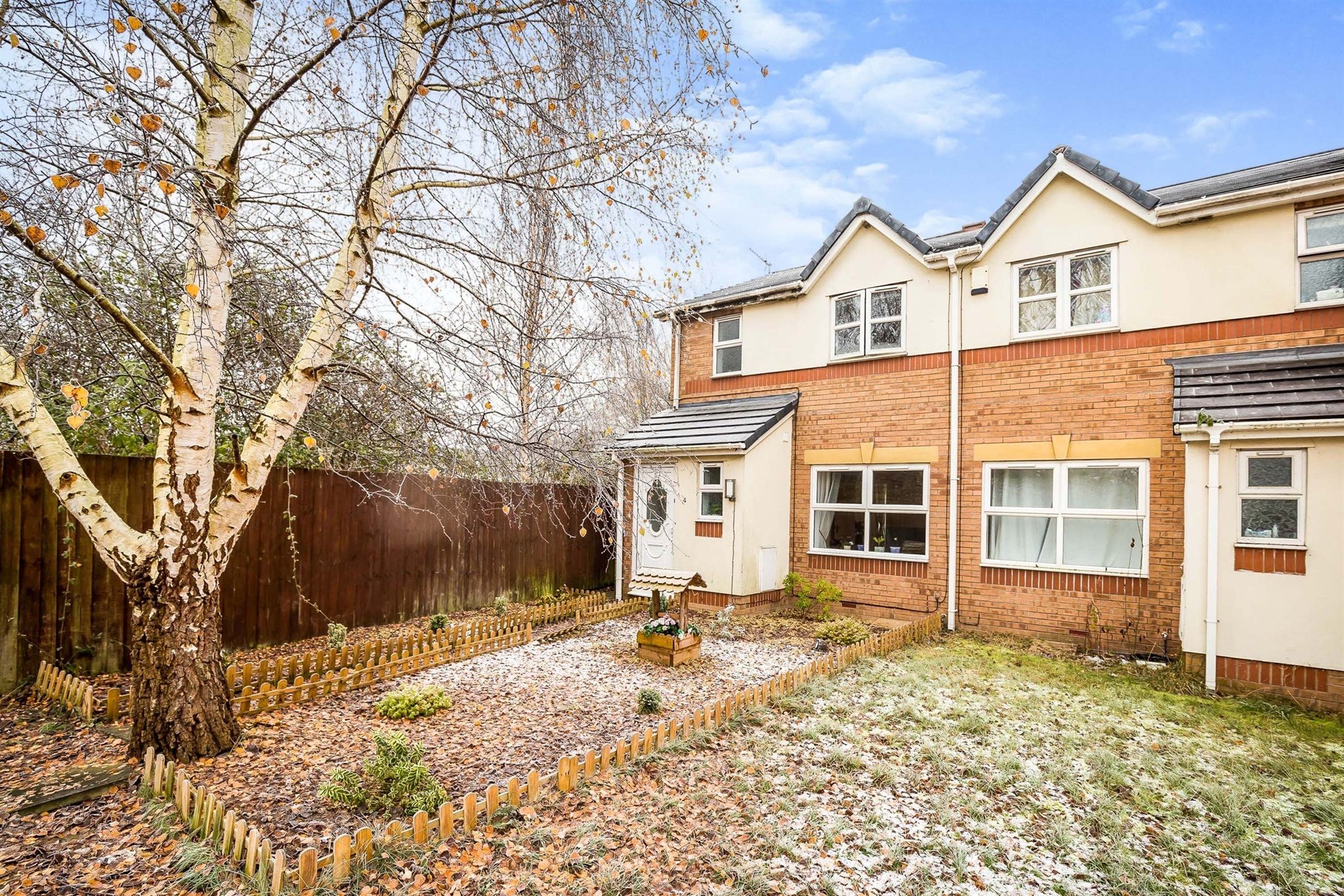 3 bed semidetached house for sale in Lindfields, Saltney, Chester CH4