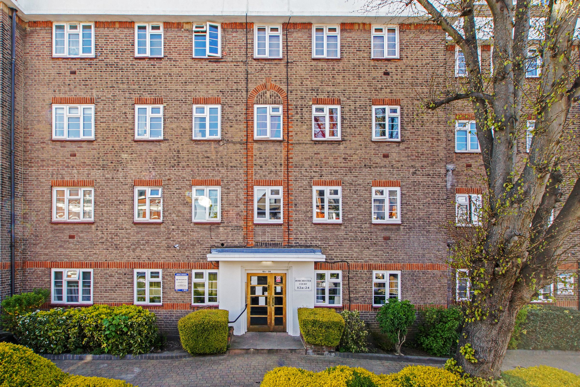 3 bed flat for sale in Dorchester Court, Colney Hatch Lane, Muswell Hill N10 Zoopla