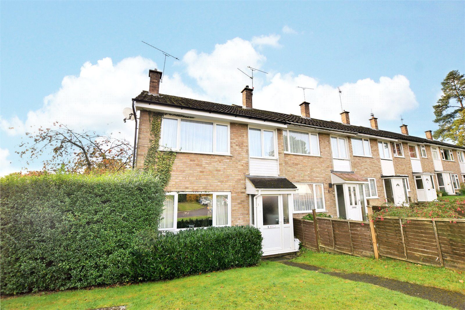 3 bed detached house to rent in Park Hill, Church Crookham, Fleet, Hampshire GU52 Zoopla