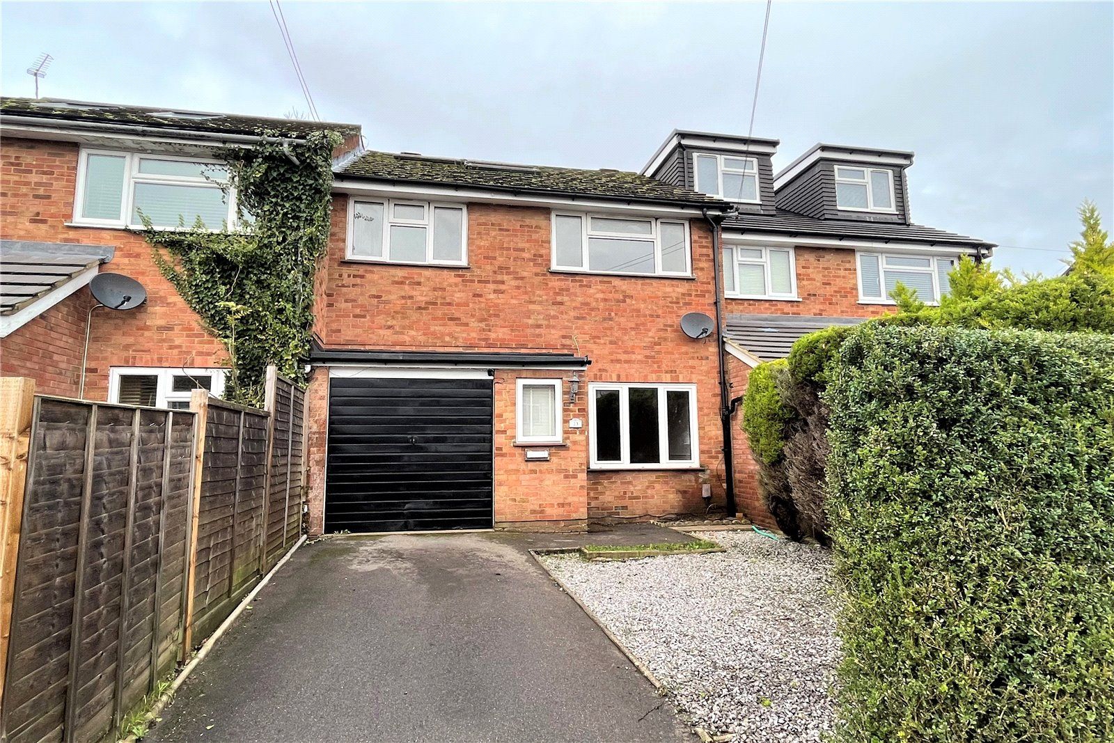 4 bed terraced house to rent in Chestnut Lane, Amersham