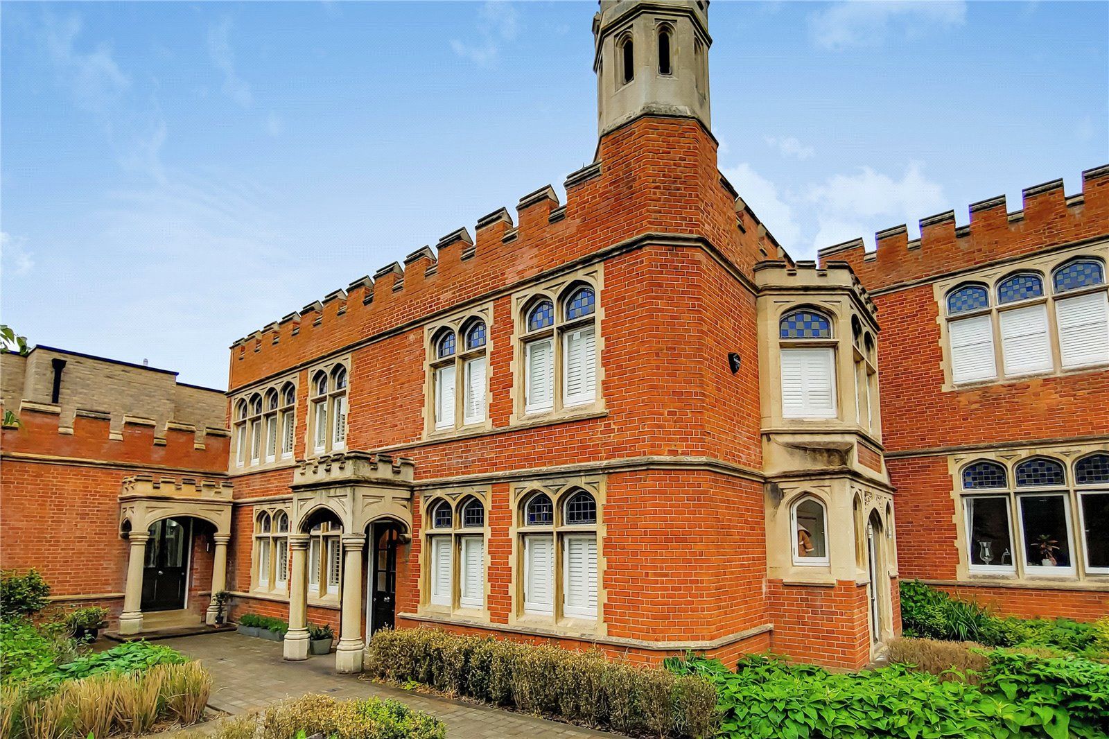 Officers Gardens, Ashmore Road, Woolwich SE18  