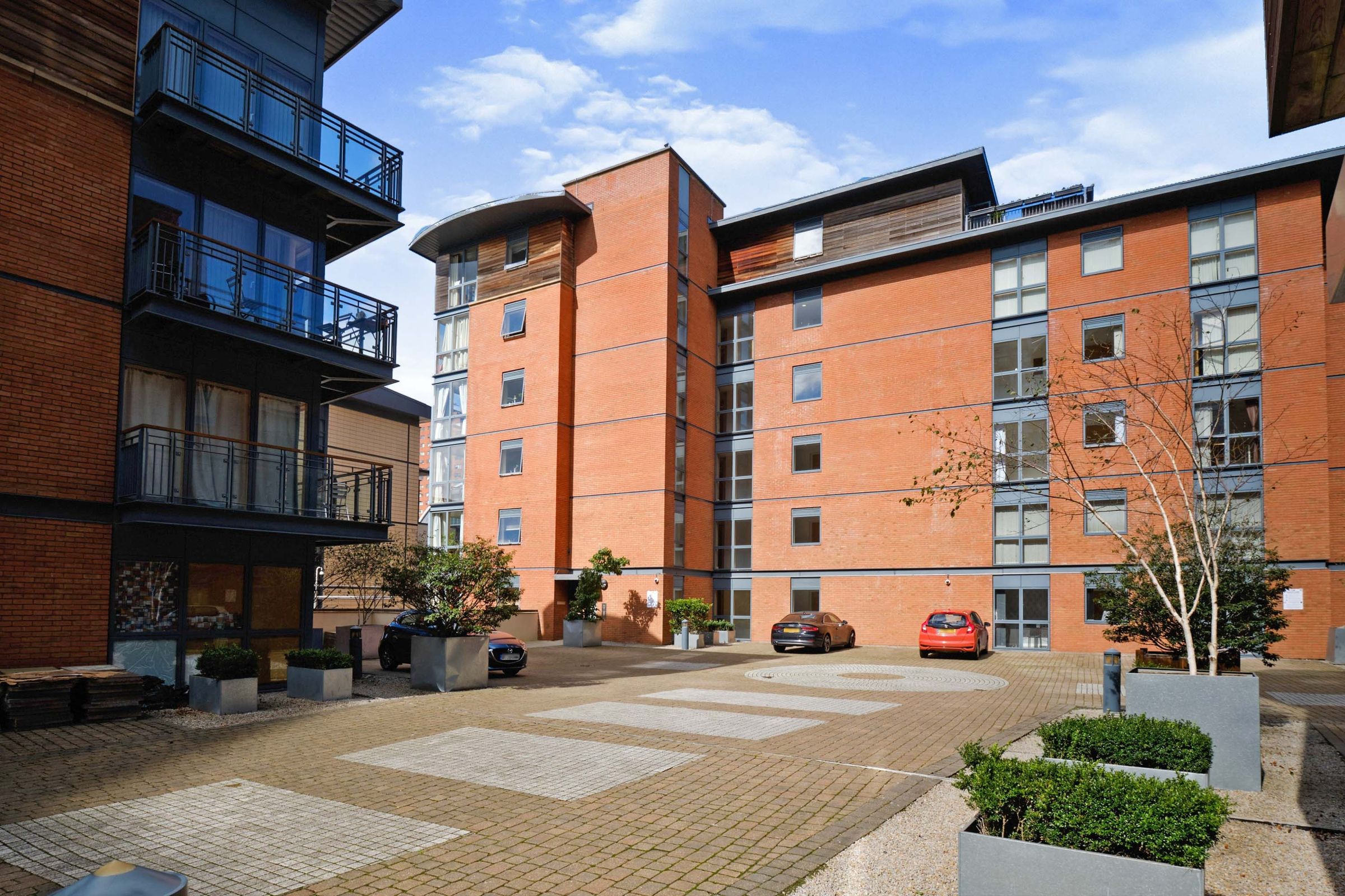 1 bed flat for sale in Waterfront Walk, Birmingham B1 Zoopla