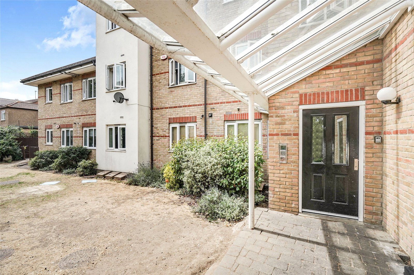 2 bed flat for sale in Oriel House, 121135 London Road, Romford RM7