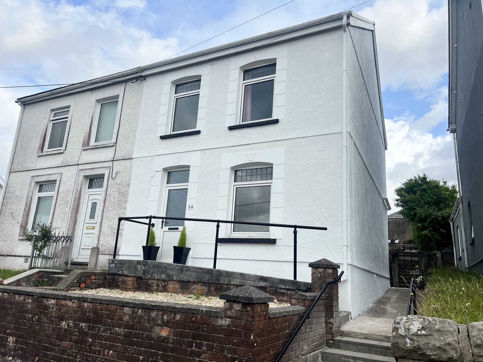 3 bed semidetached house for sale in Brynamman Road, Lower Brynamman, Ammanford