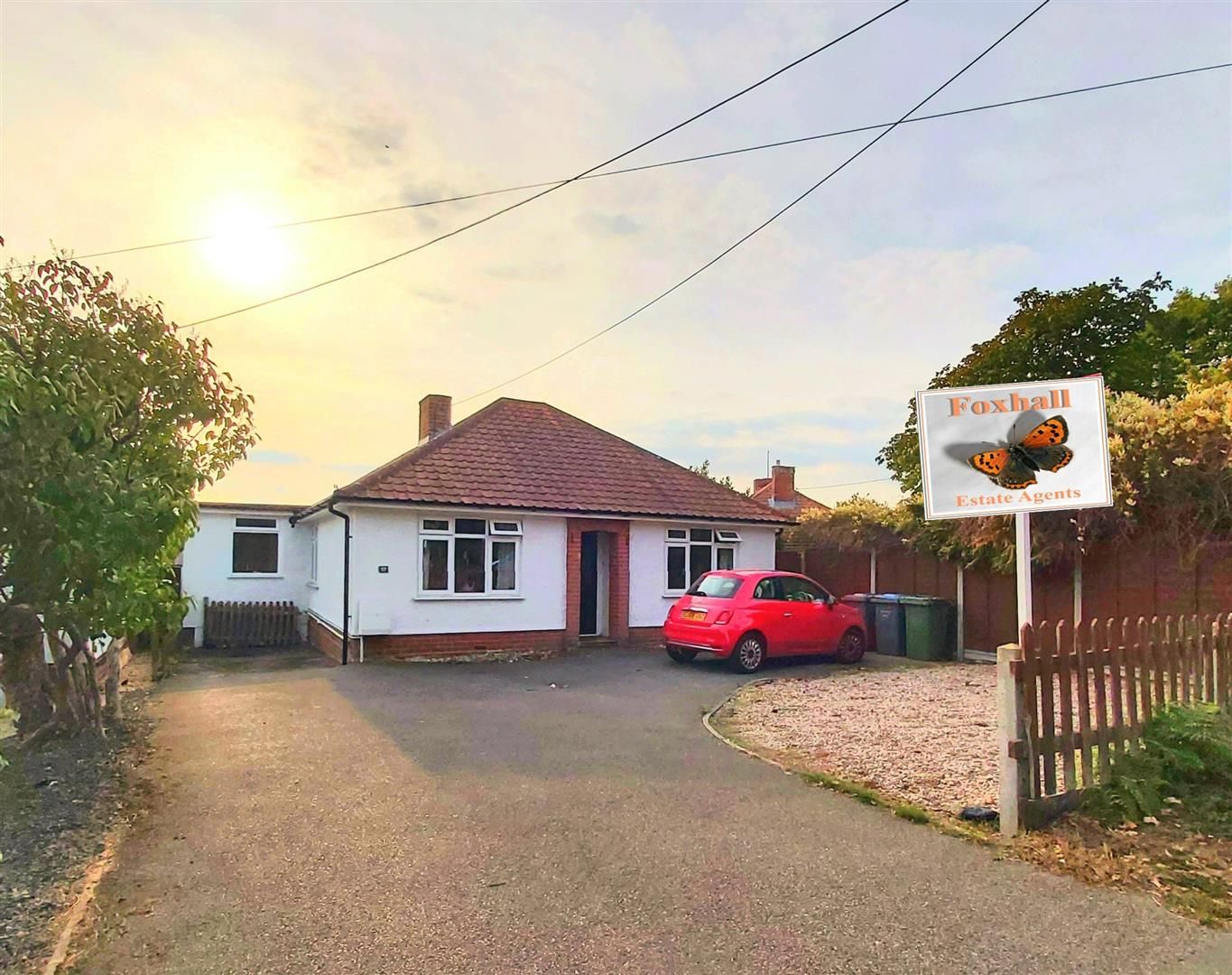 4 bed semidetached bungalow for sale in Dobbs Lane, Kesgrave, Ipswich