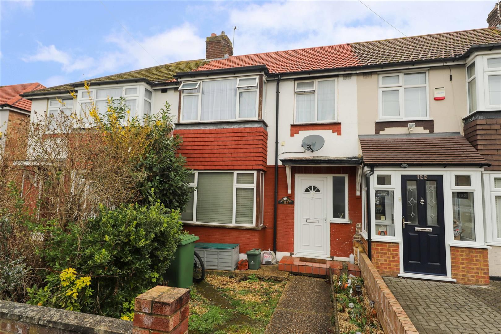 3 bed terraced house for sale in Lynhurst Crescent, Hillingdon UB10