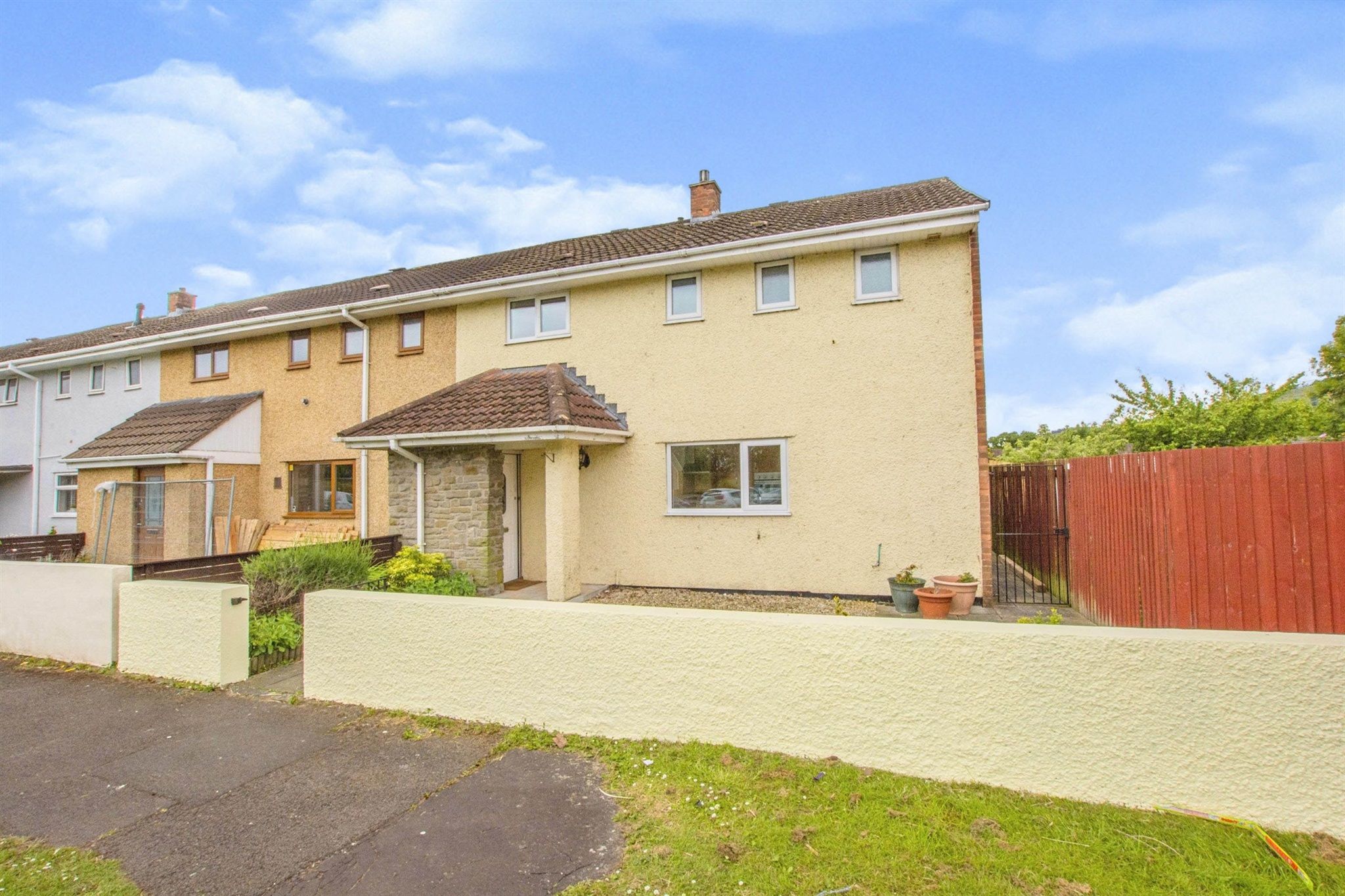 3 bed end terrace house for sale in Maendy Wood Rise, Pontnewydd
