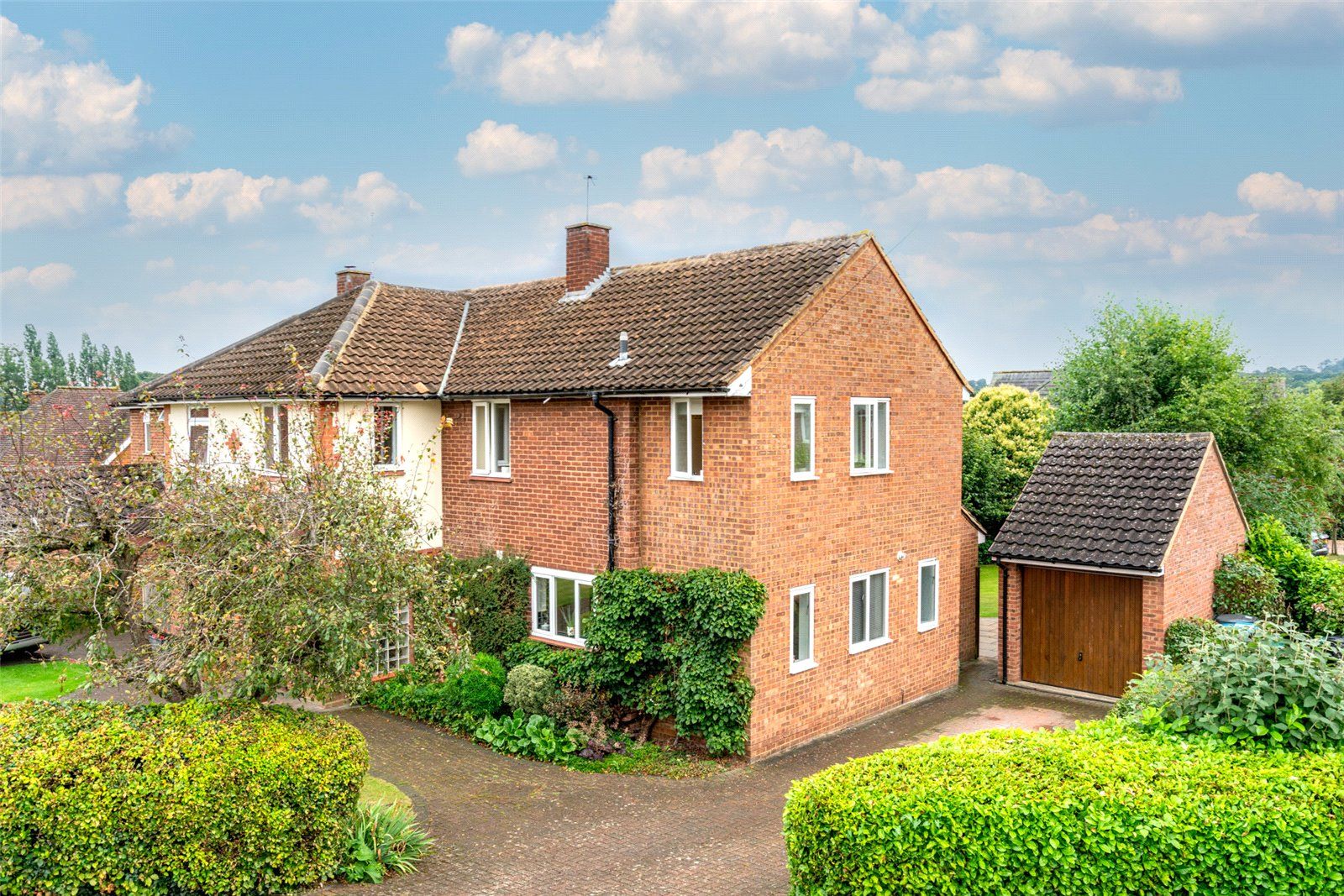 4 bed semidetached house for sale in Anchor Lane, Hemel Hempstead