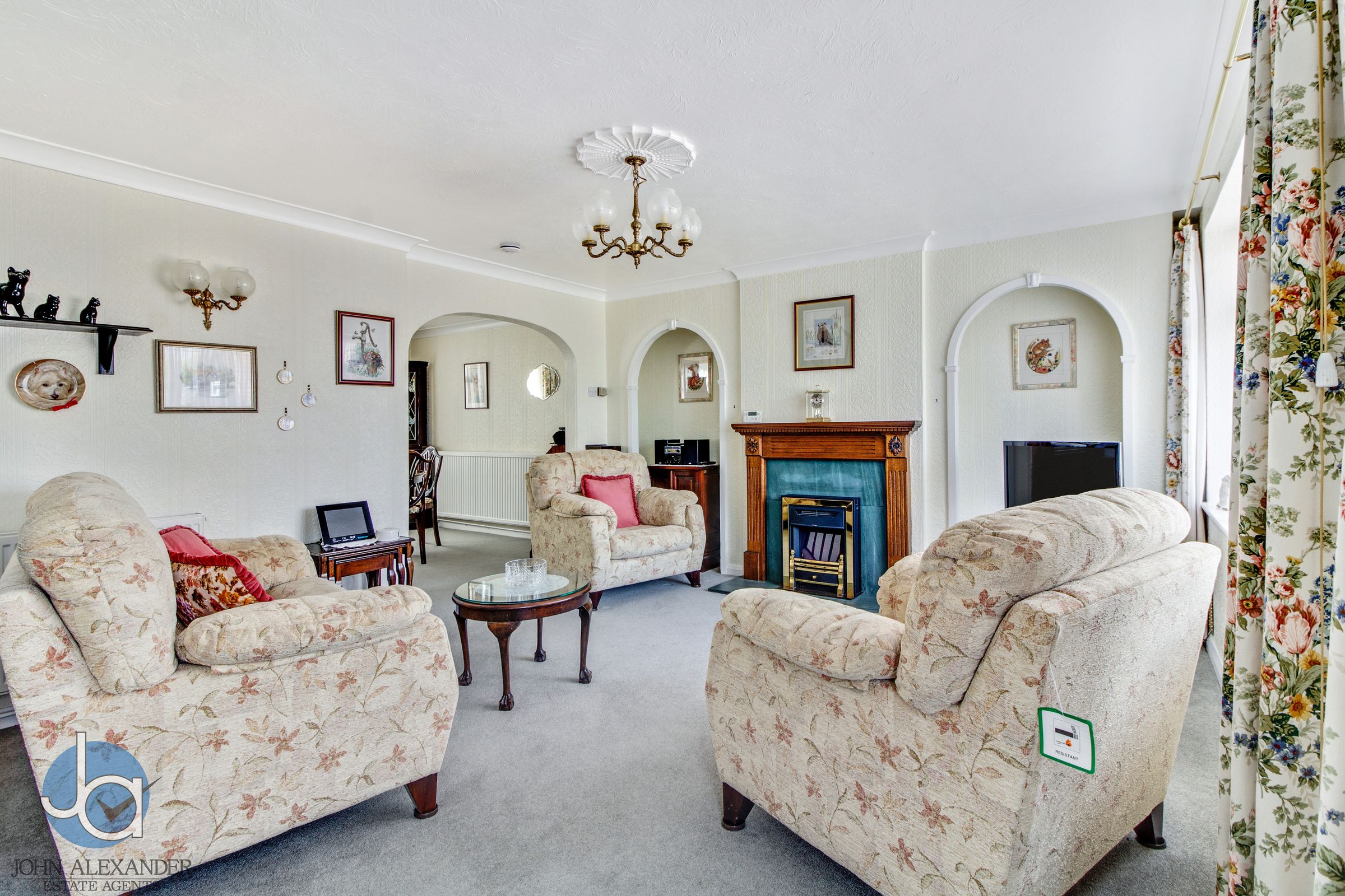 3 bed semidetached house to rent in Grove Road, Tiptree, Colchester