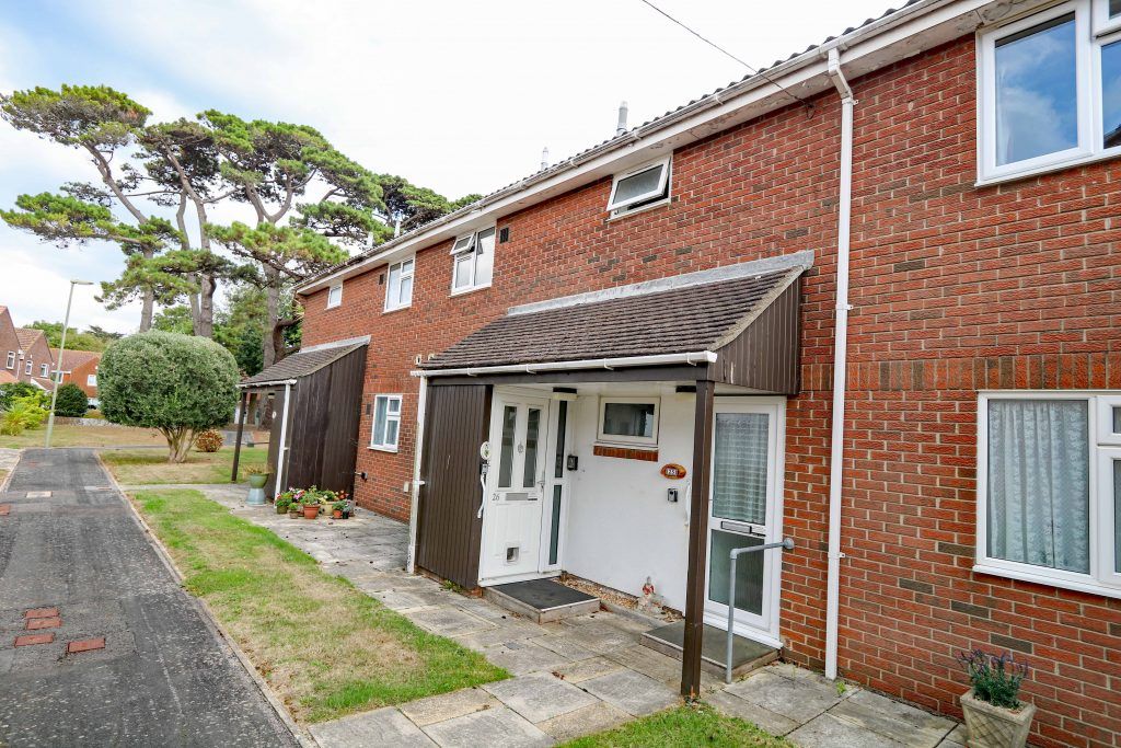 2 bed flat for sale in Goldring Close, Hayling Island PO11 Zoopla