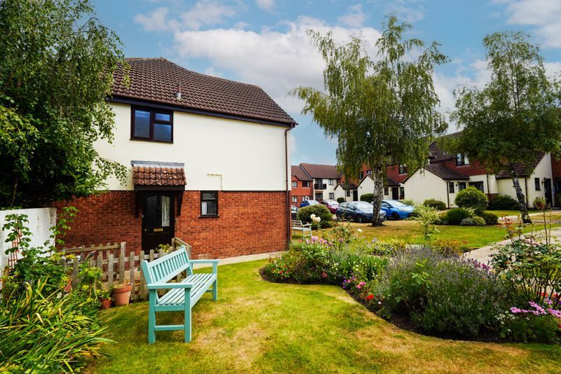 2 bed property for sale in 34 The Manor, Church Road, Churchdown GL3