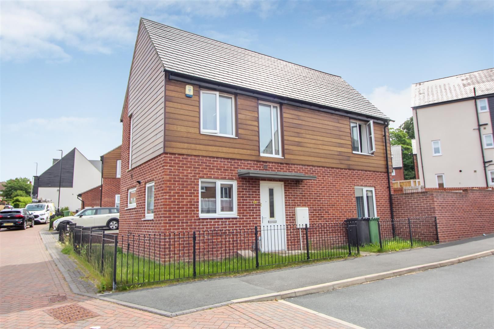 2 bed semidetached house for sale in Pearsons Drive, Seacroft, Leeds