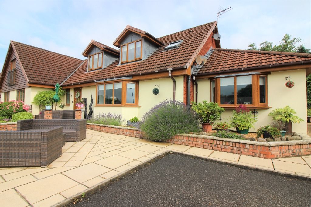 4 bed mews house for sale in Gravel Lane, Banks PR9 Zoopla