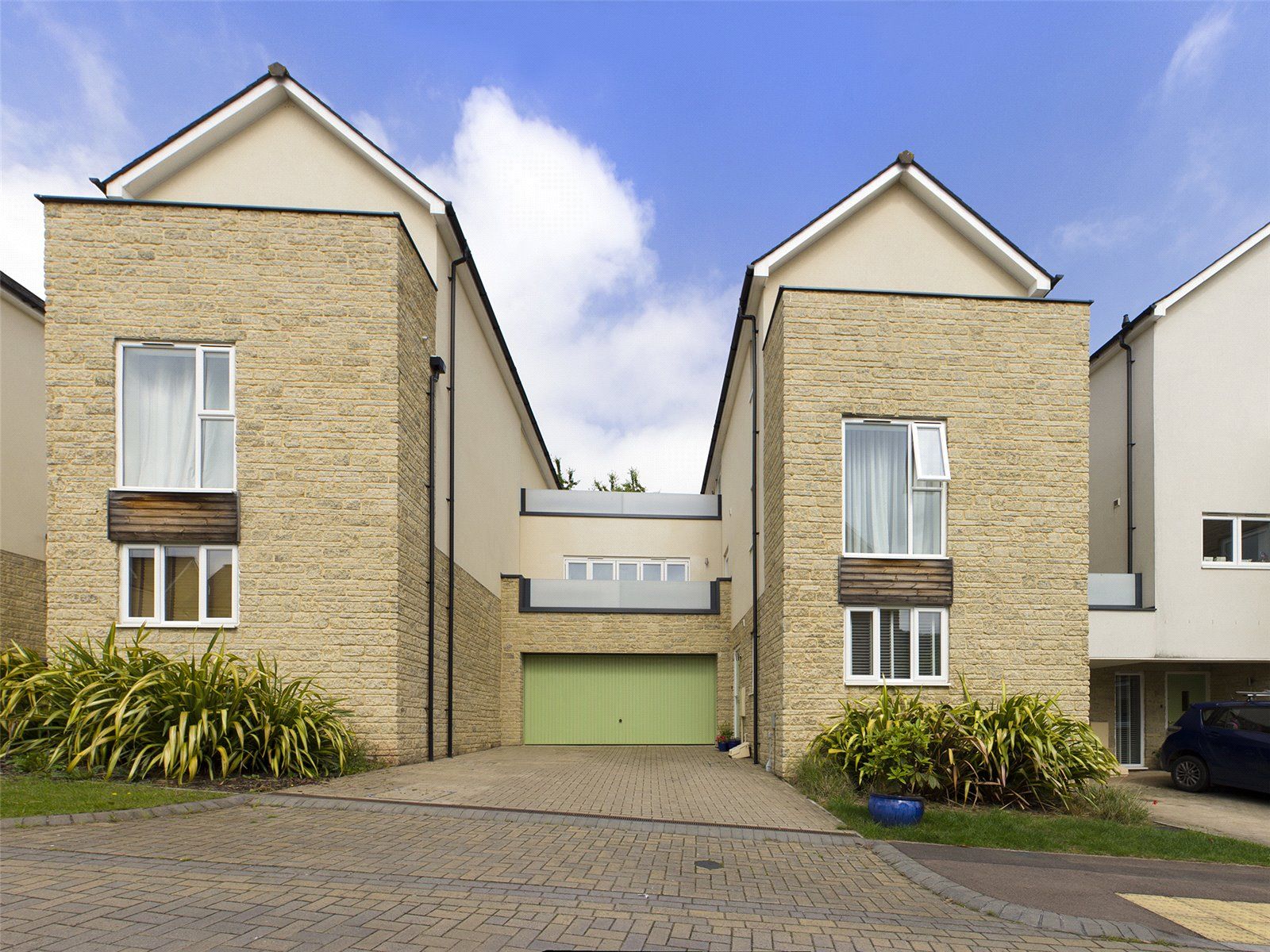 4 bed semidetached house for sale in Vicarage Drive, Mitcheldean