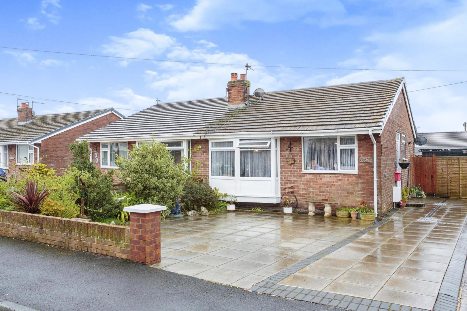 2 bed semidetached bungalow for sale in Fordstone Avenue, PoultonLe