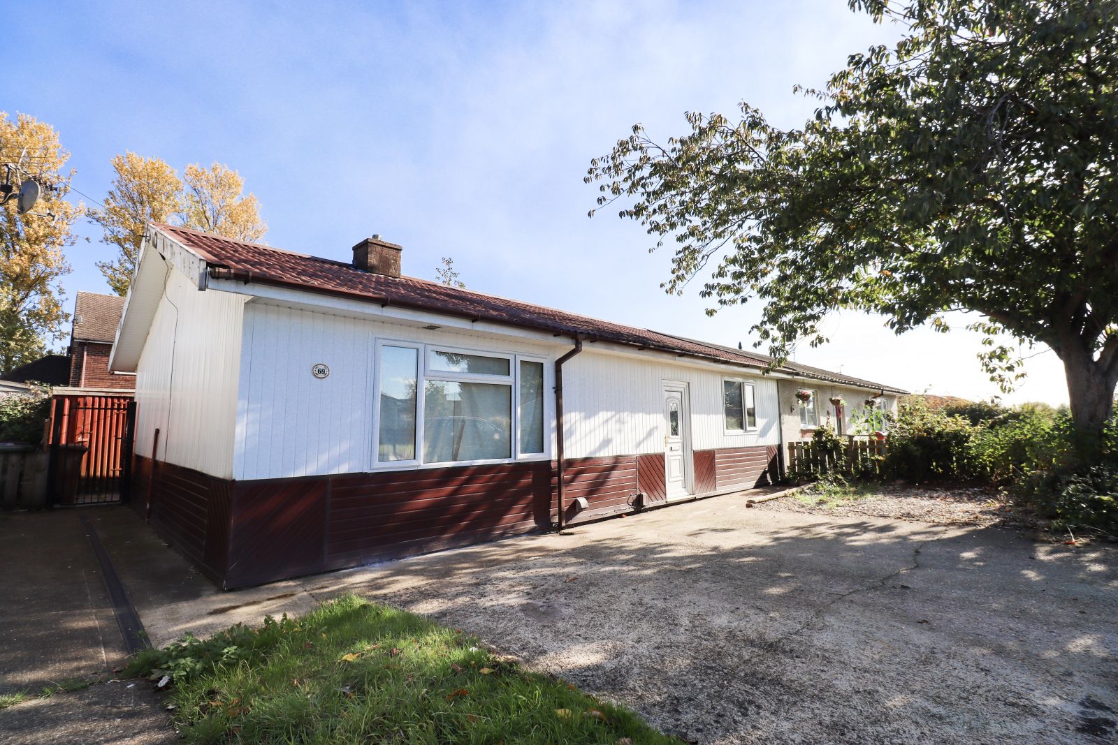 3 bed semidetached bungalow for sale in Derwent Road DN16 Zoopla