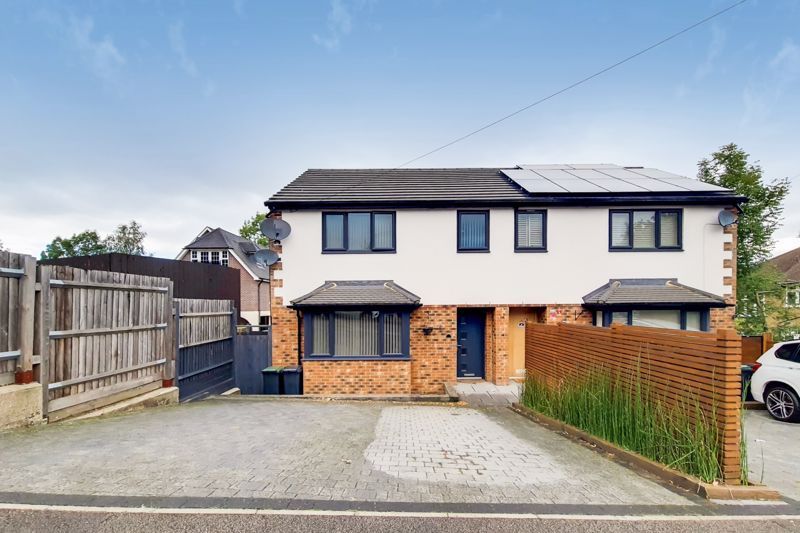 3 bed semidetached house for sale in Station Way, Buckhurst Hill IG9