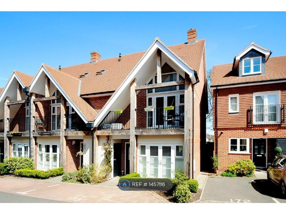 Room to rent in Romans Close, Guildford GU1 Zoopla