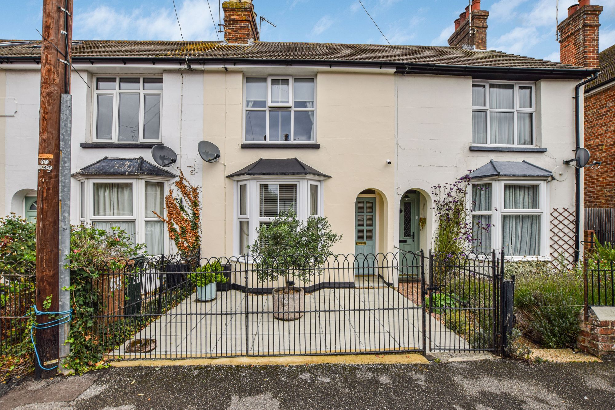 2 bed cottage for sale in Royds Road, Willesborough TN24 Zoopla