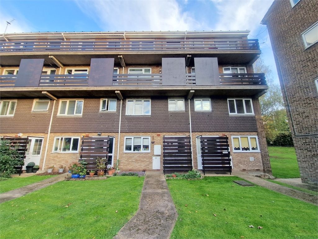 2 bed to rent in Rise Park Parade, Romford, Romford RM1 Zoopla