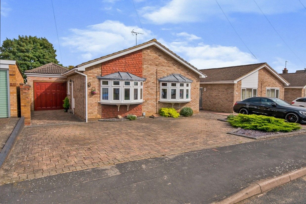 4 bed detached bungalow for sale in Westfield Road, Yaxley, Peterborough PE7 Zoopla