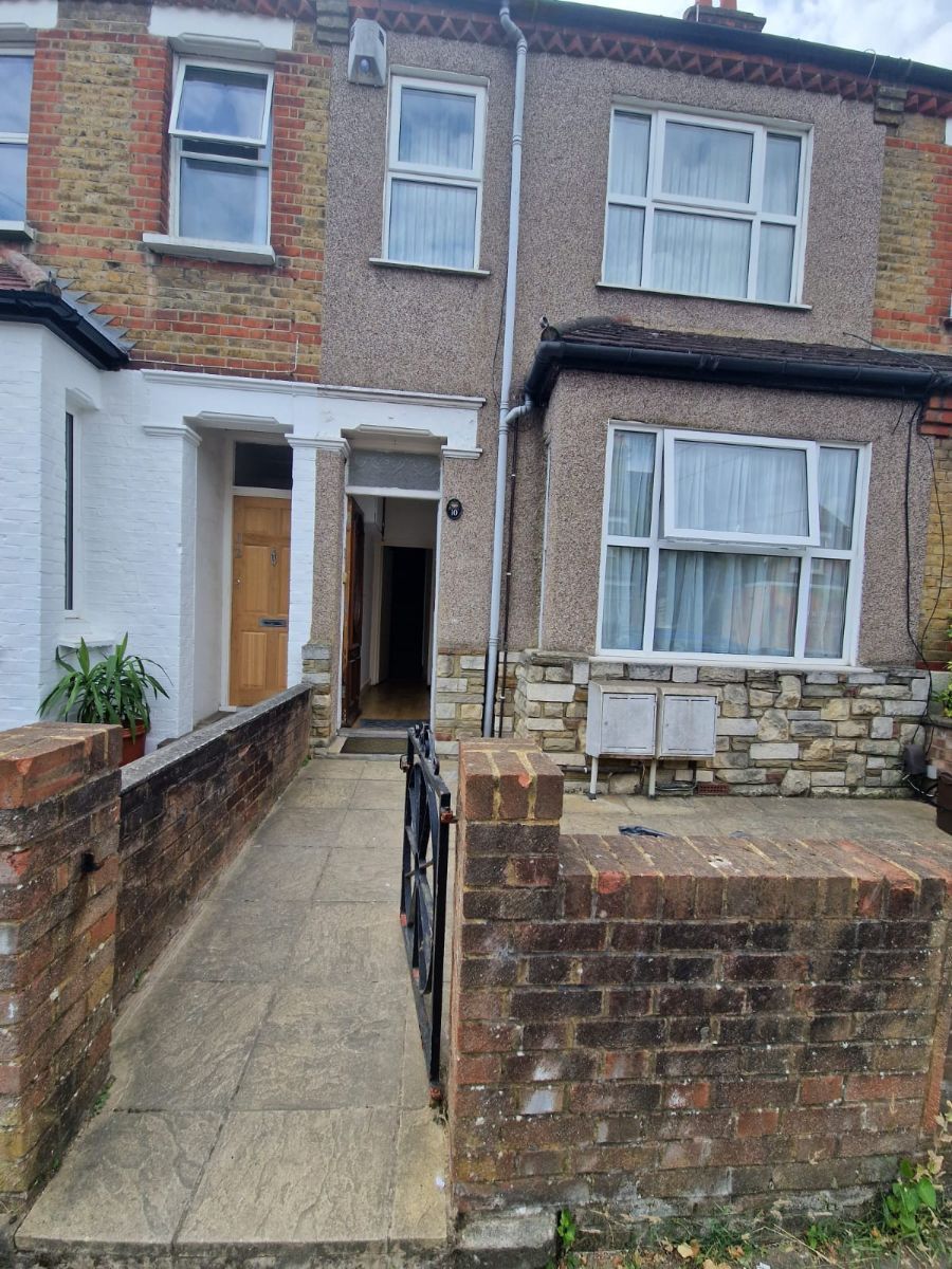 2 bed detached house to rent in Alberta Road, Enfield EN1 Zoopla