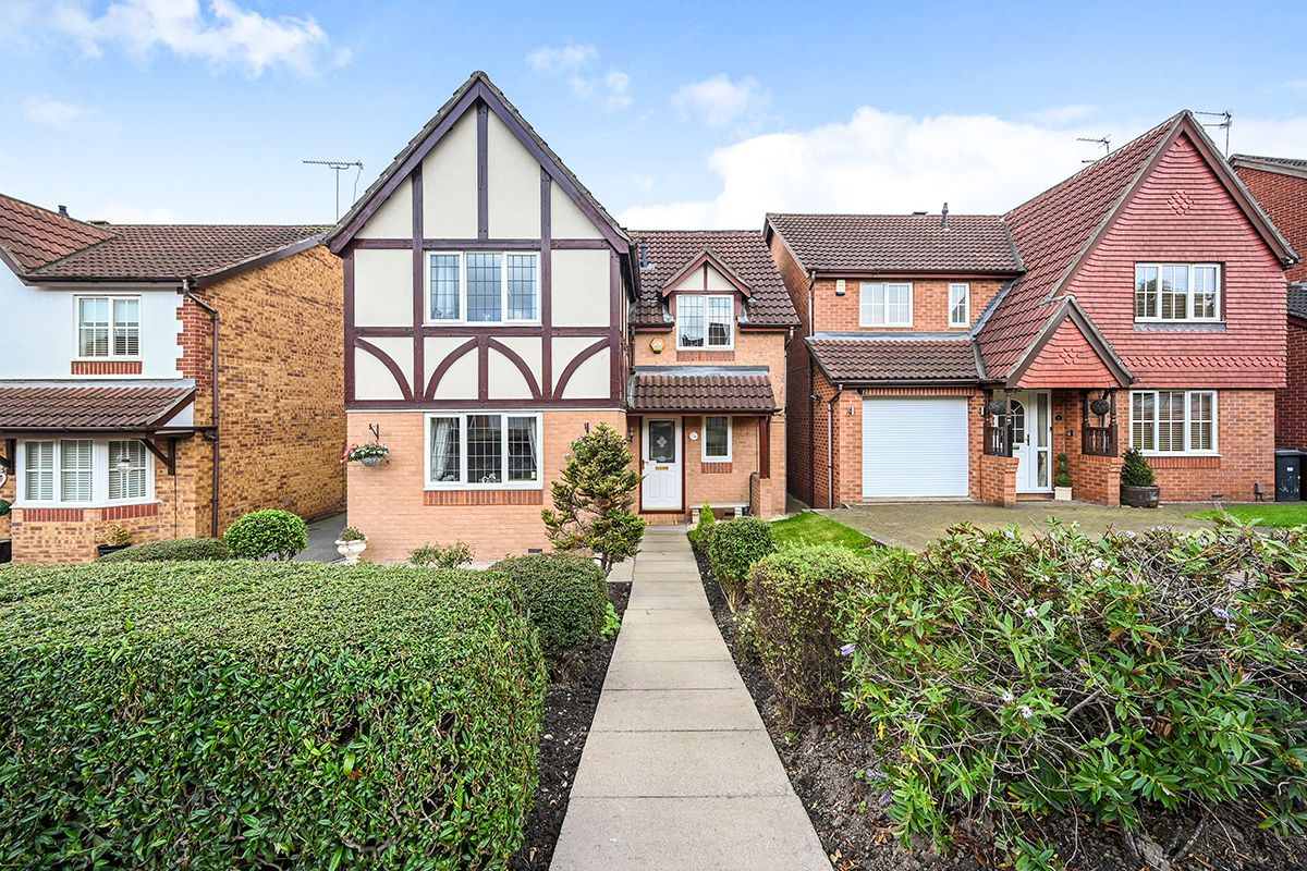 4 bed detached house for sale in Sparrow Close, Ilkeston, Derbyshire