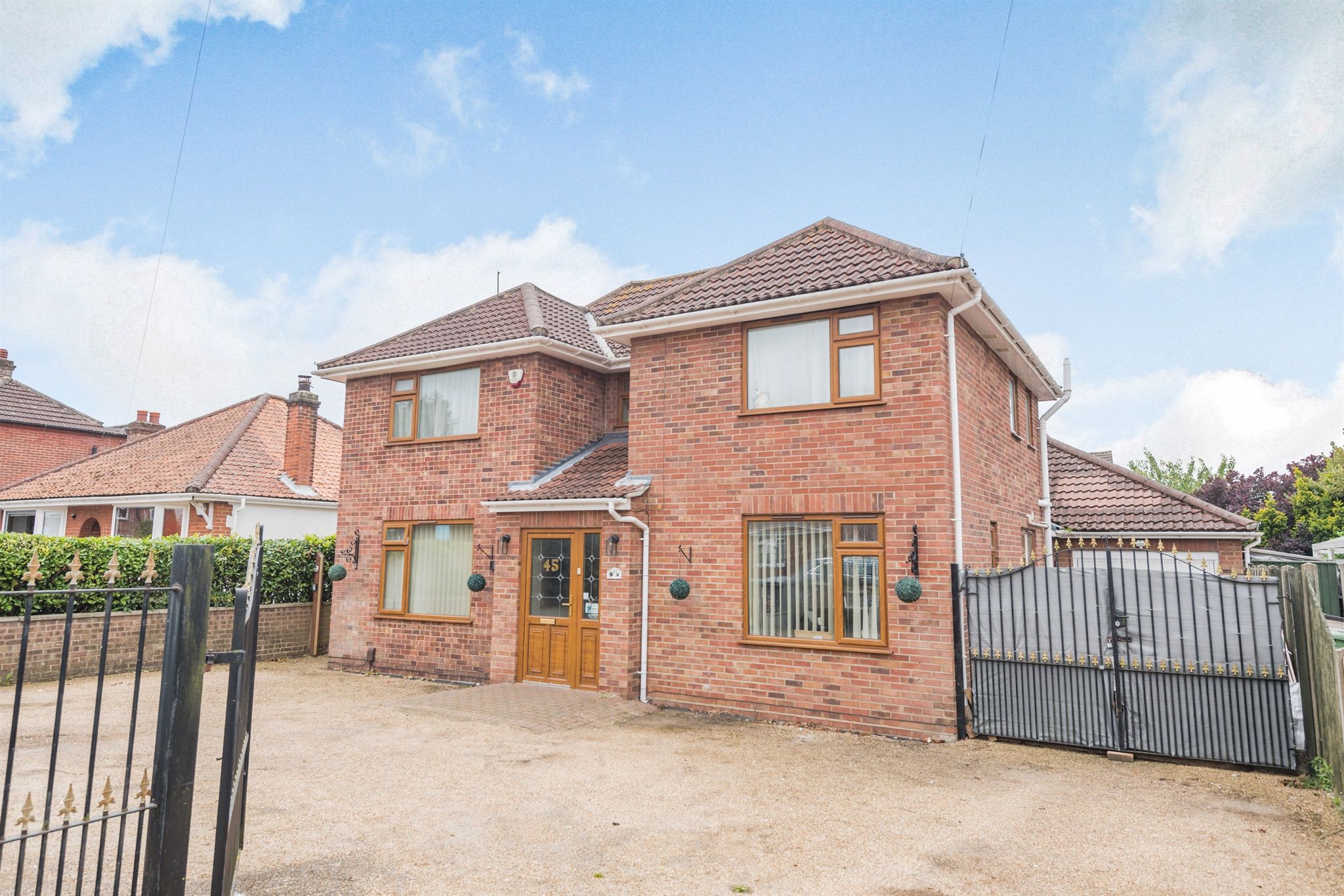6 bed detached house for sale in Cromer Road, Hellesdon, Norwich NR6