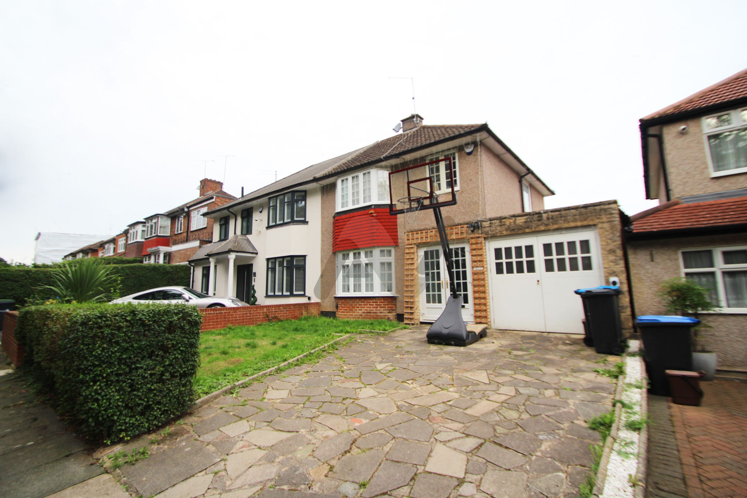 3 bed semidetached house for sale in Lonsdale Drive, Enfield EN2 Zoopla