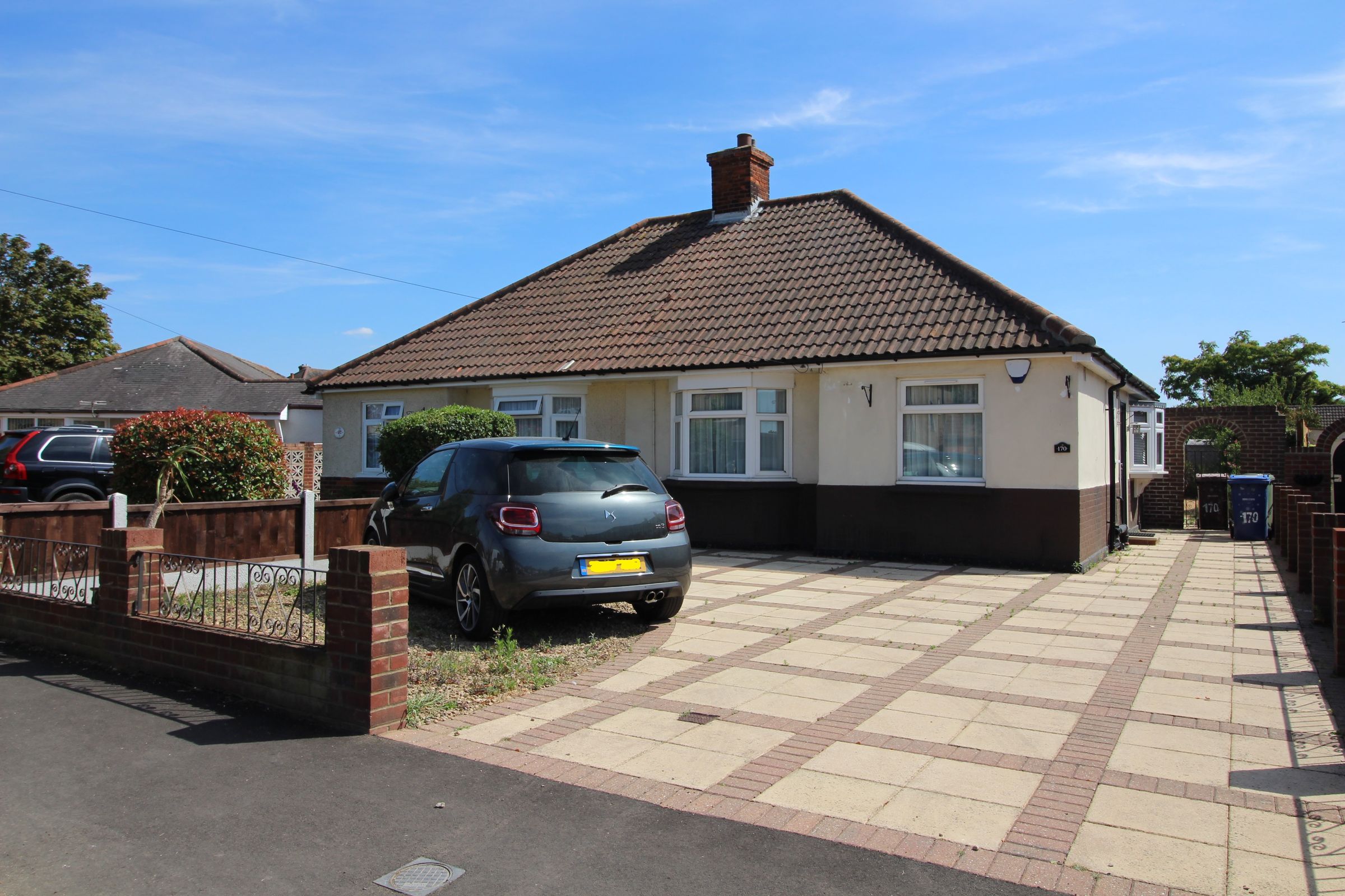 2 bed semidetached bungalow for sale in Long Lane, Grays RM16 Zoopla
