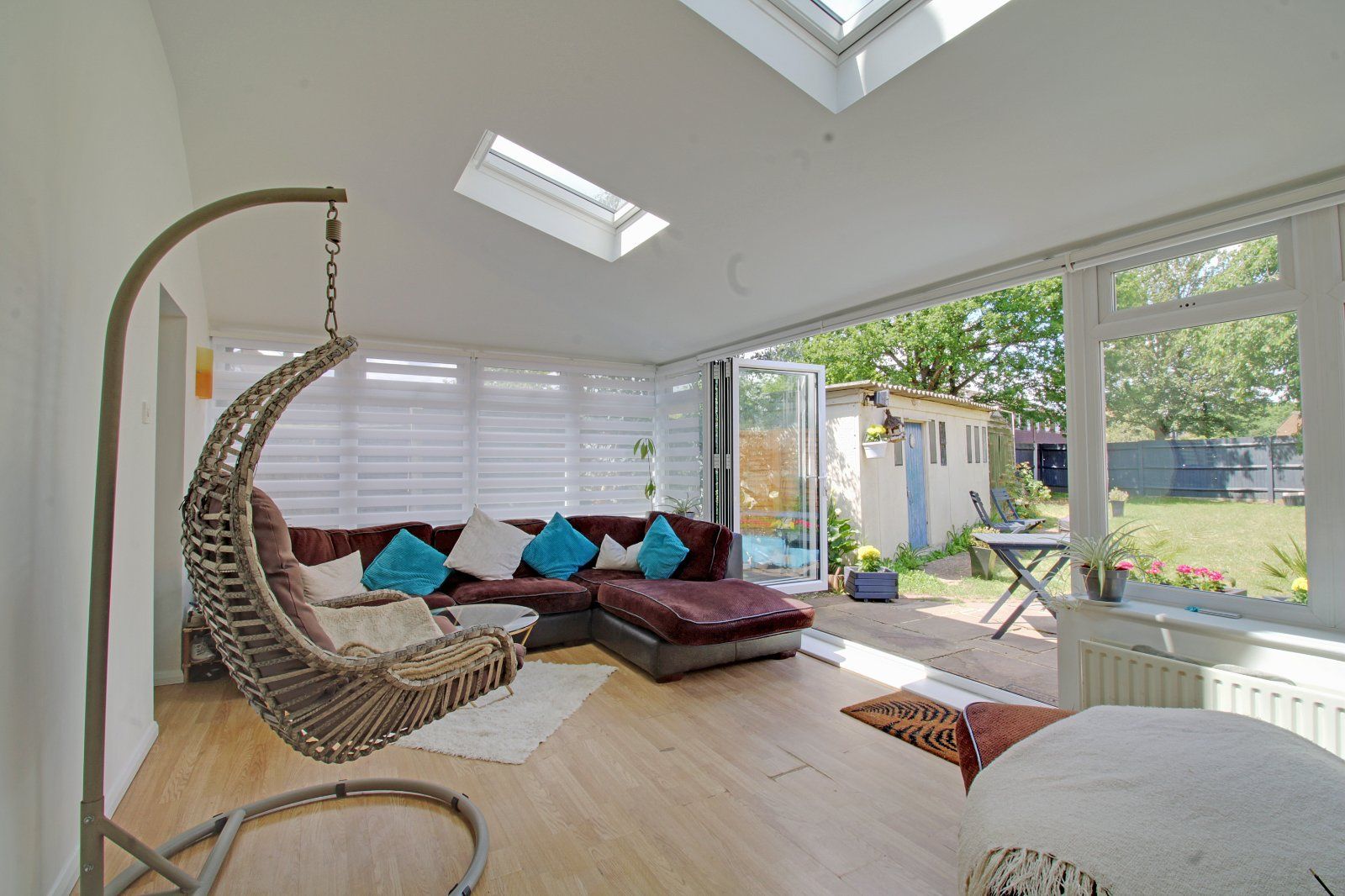 4 bed semidetached house to rent in Hart Road, Byfleet, West Byfleet