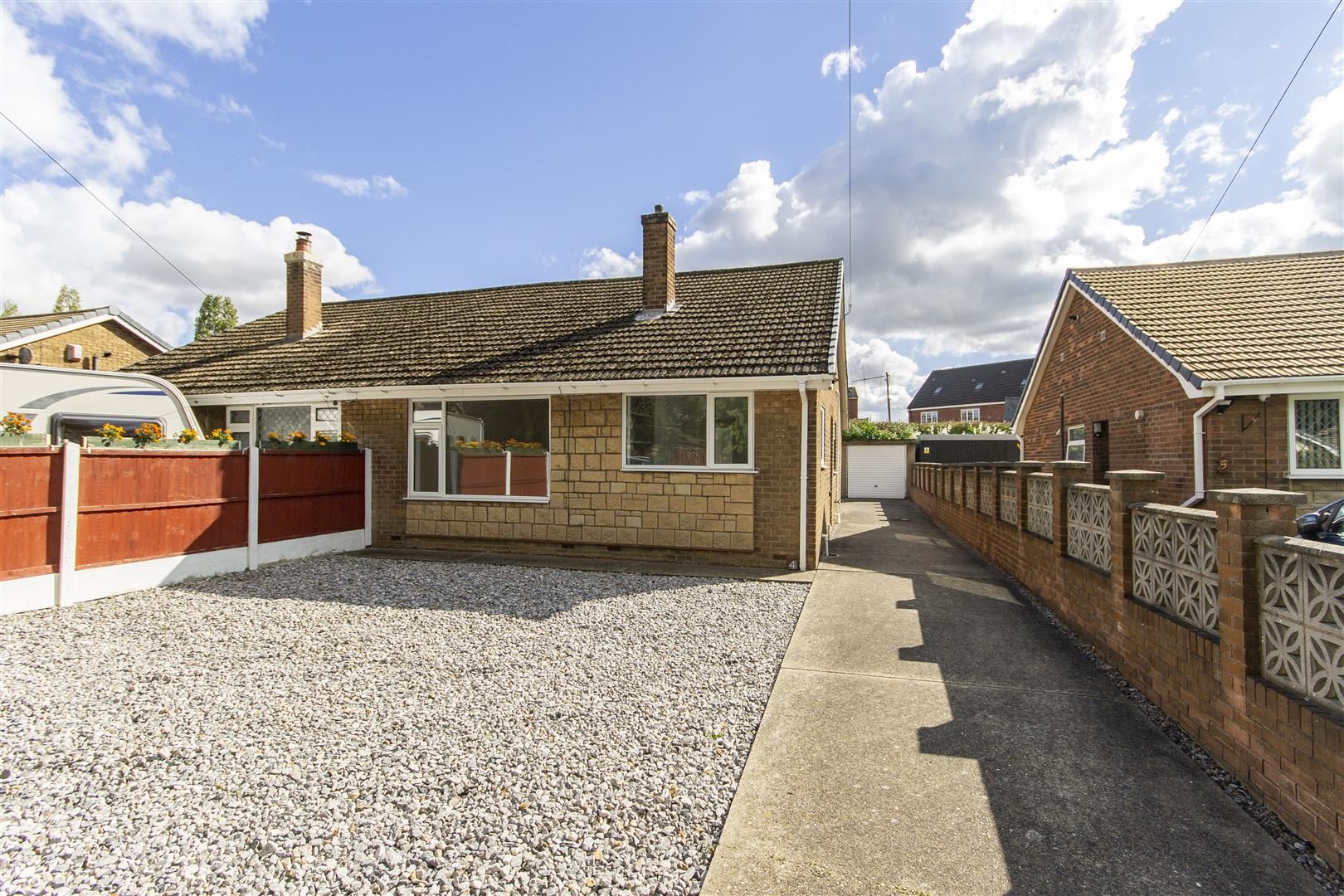 2 bed semidetached bungalow for sale in Woodthorpe Close, Shuttlewood
