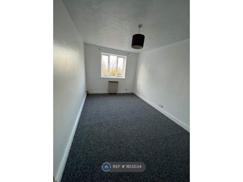 2 bed flat to rent in St. Johns Chase, Wakefield WF1 Zoopla