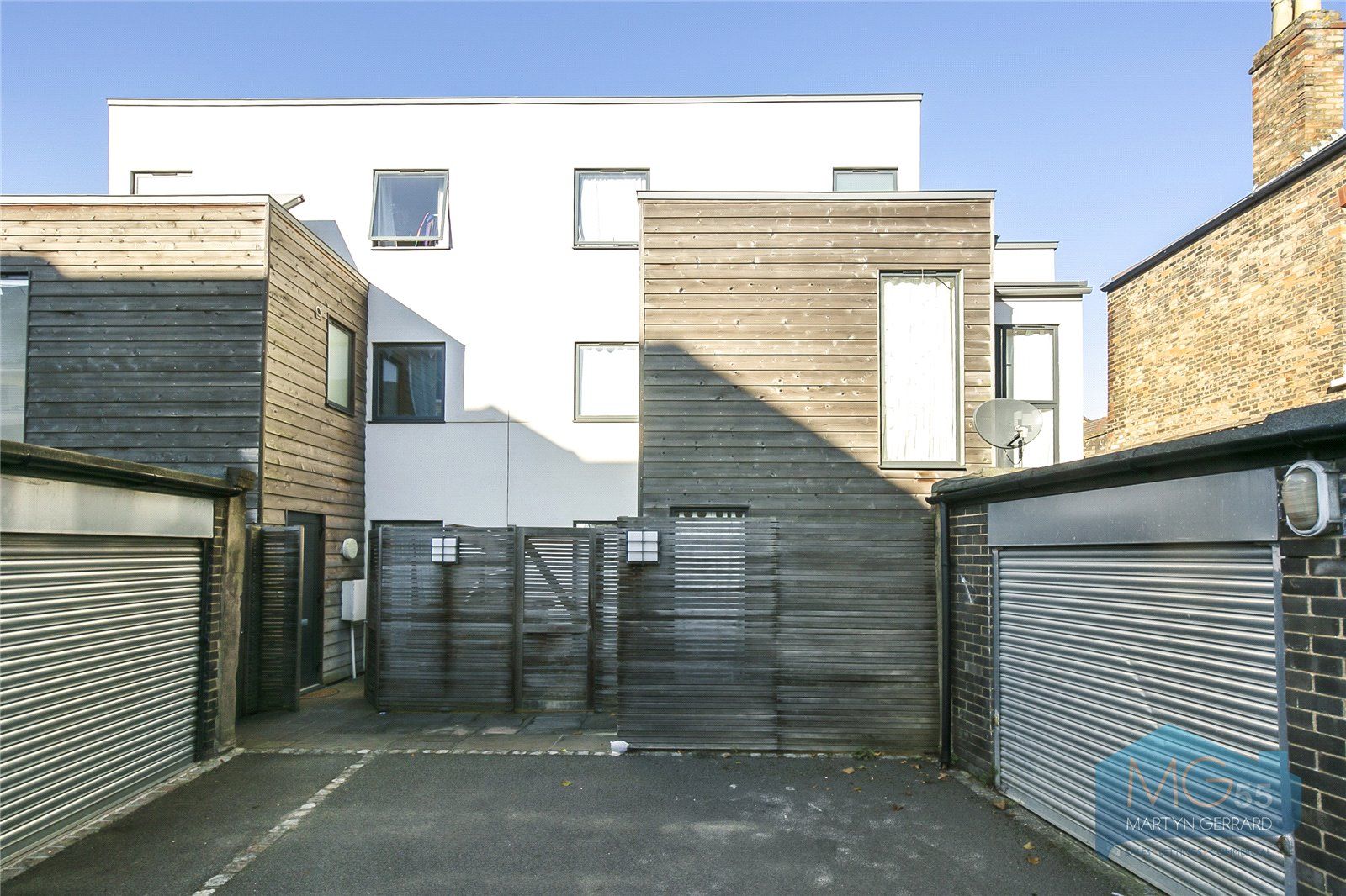 3 bed semidetached house for sale in Viceroy Place, Viceroy Close