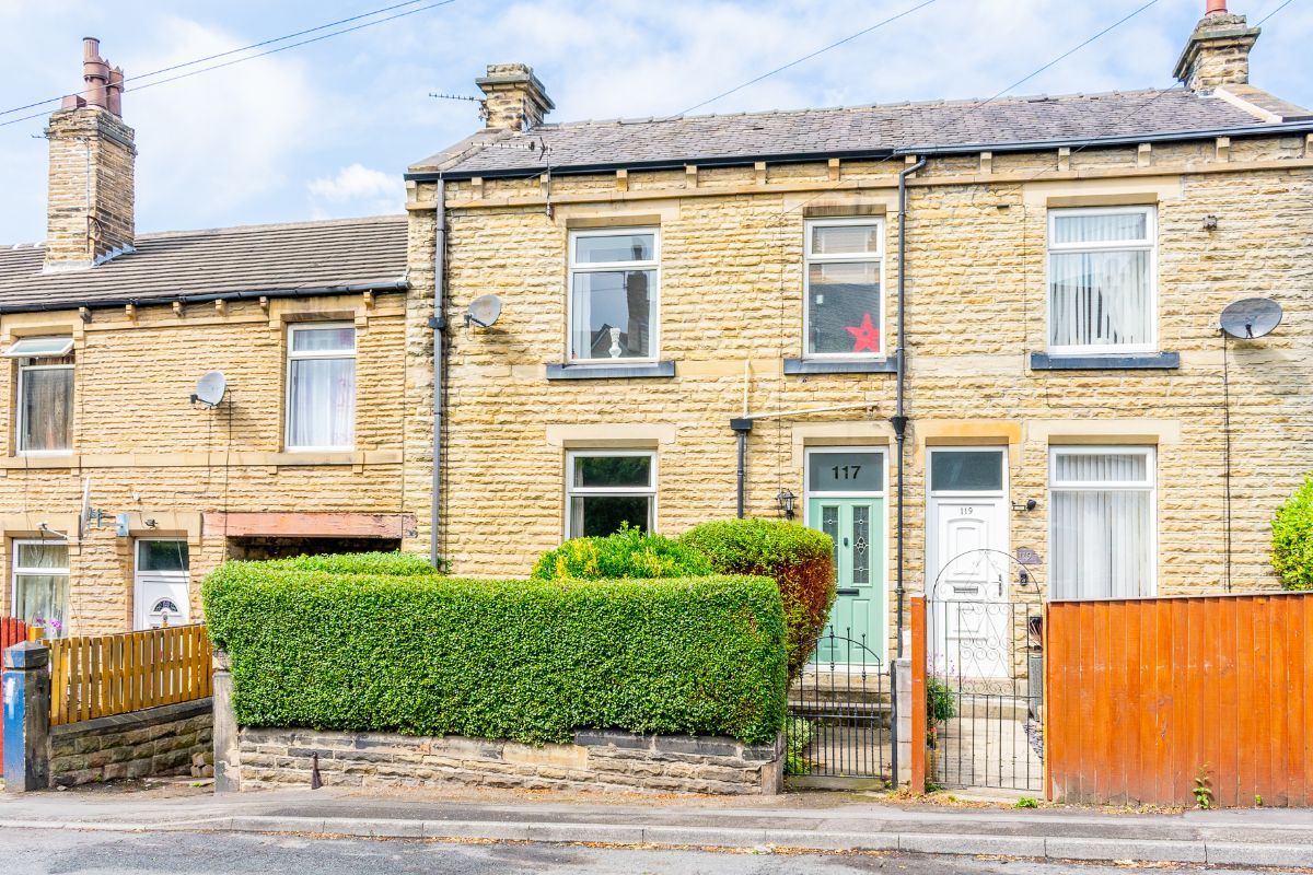 2 bed terraced house for sale in Commonside, Hanging Heaton, Batley