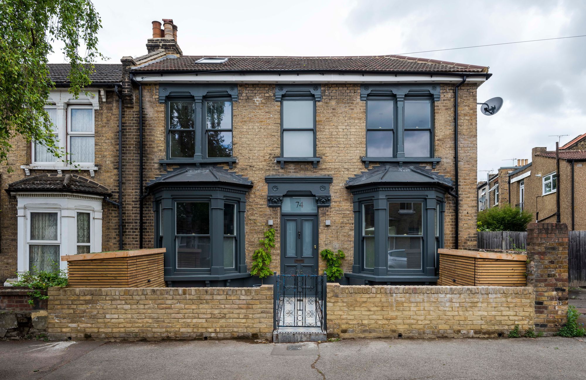 4 bed end terrace house for sale in Mornington Road, Bushwood, London