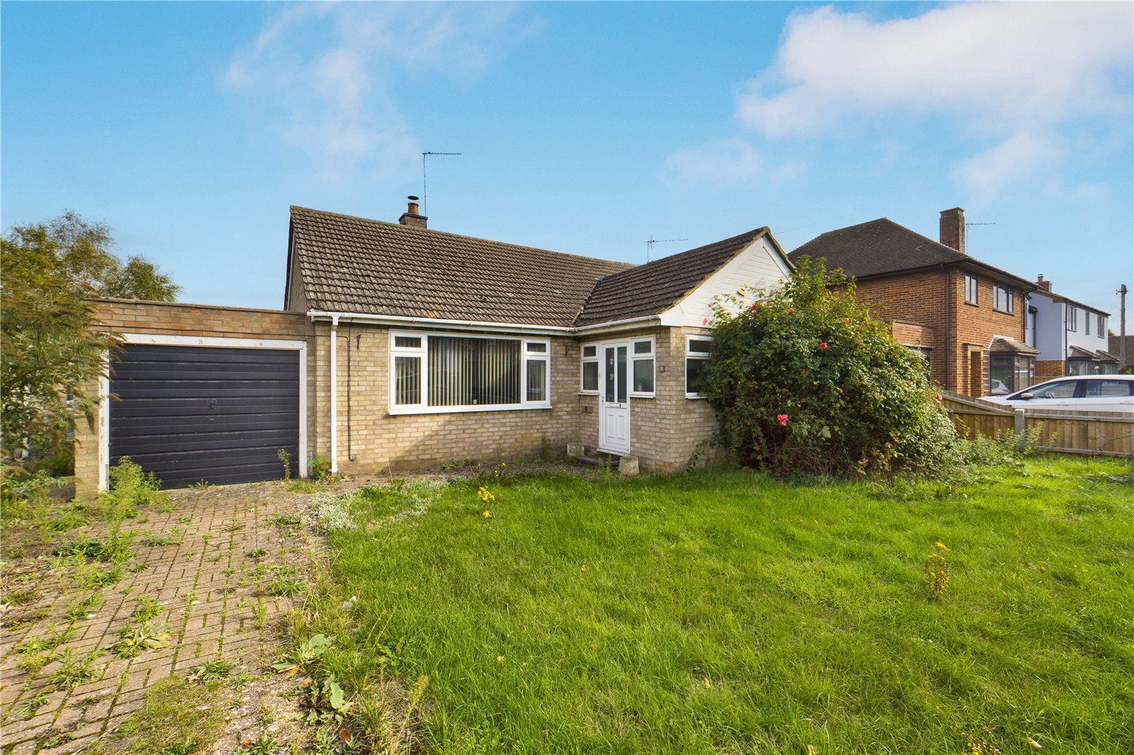 3 bed bungalow for sale in Meadow Way, Godmanchester, Huntingdon