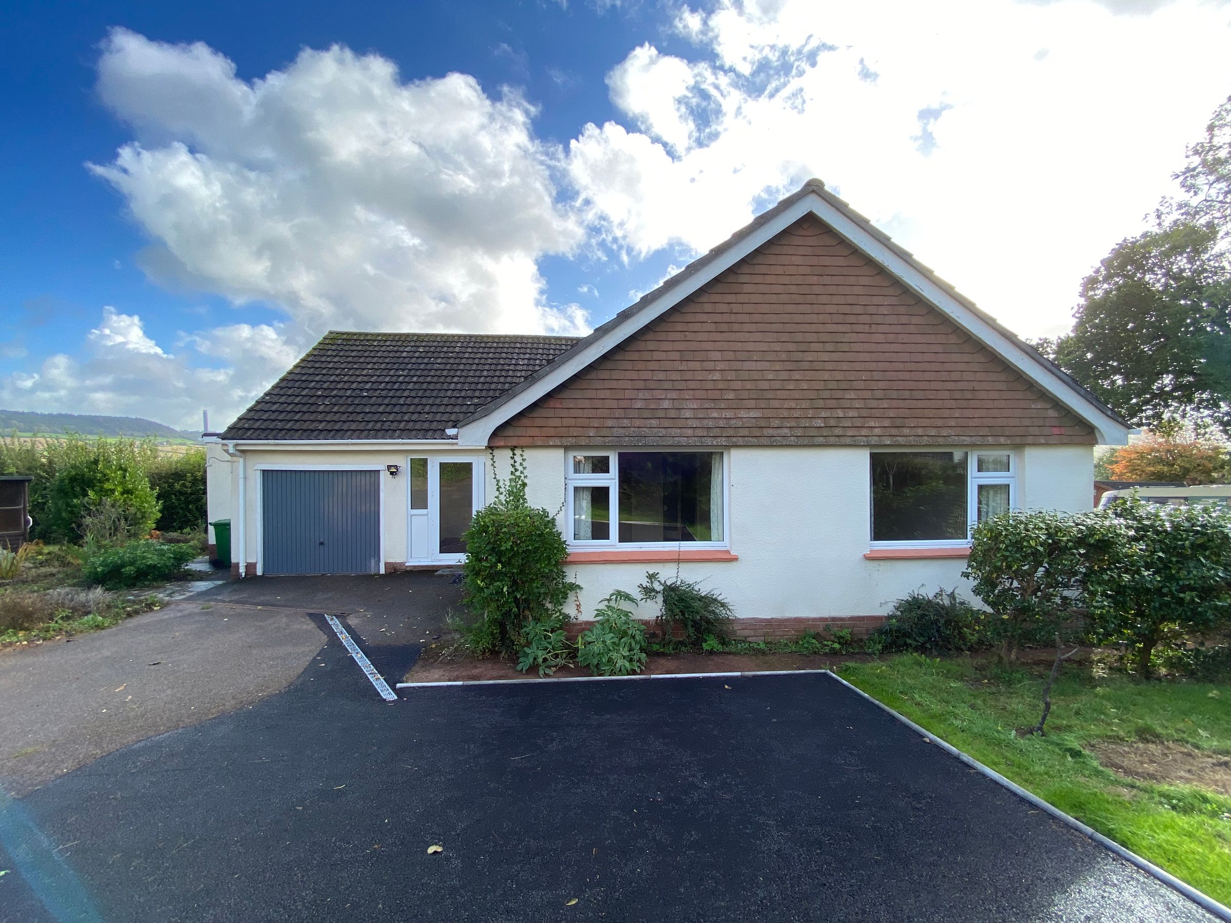 2 bed detached bungalow to rent in Corefields, Sidford, Sidmouth EX10